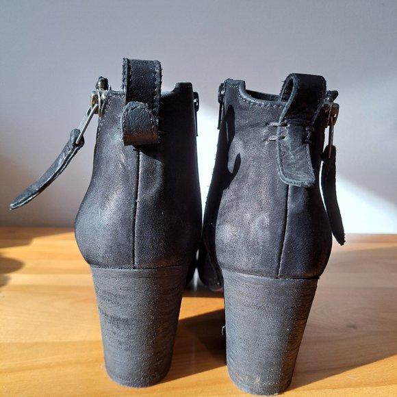 Steve Madden Jaydun Leather Suede Pointed Toe Black Bootie US size 9 - Picture 3 of 7